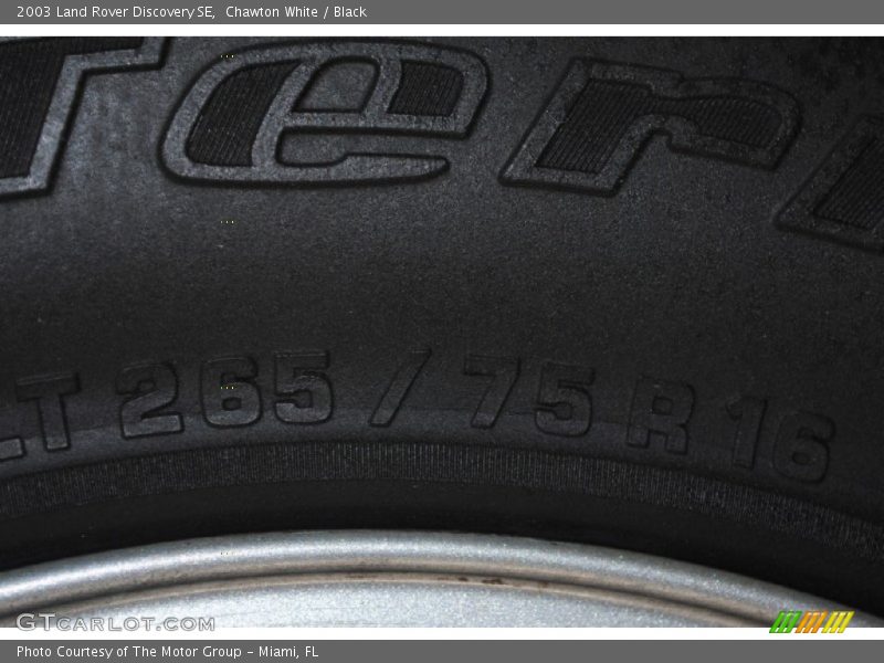 Chawton White / Black 2003 Land Rover Discovery SE