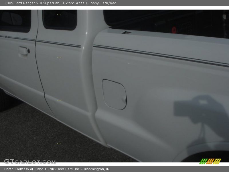 Oxford White / Ebony Black/Red 2005 Ford Ranger STX SuperCab
