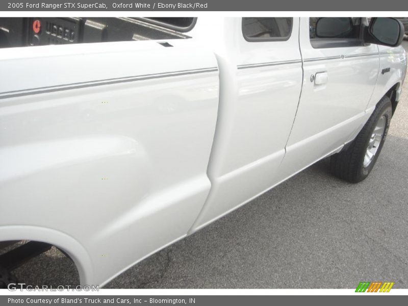 Oxford White / Ebony Black/Red 2005 Ford Ranger STX SuperCab