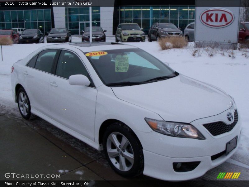 Super White / Ash Gray 2010 Toyota Camry SE