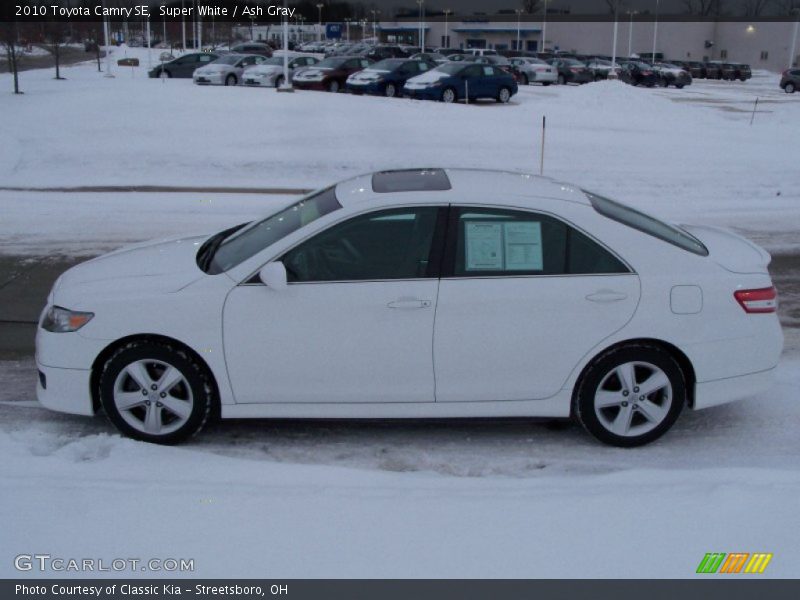 Super White / Ash Gray 2010 Toyota Camry SE
