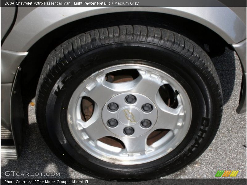 Light Pewter Metallic / Medium Gray 2004 Chevrolet Astro Passenger Van