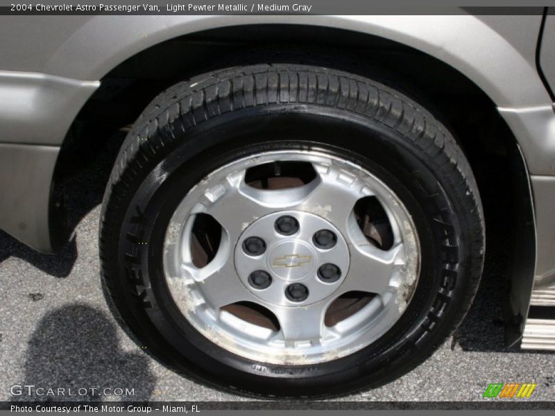 Light Pewter Metallic / Medium Gray 2004 Chevrolet Astro Passenger Van