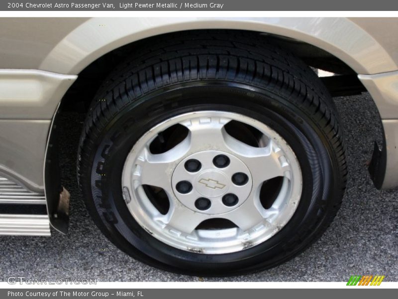 Light Pewter Metallic / Medium Gray 2004 Chevrolet Astro Passenger Van
