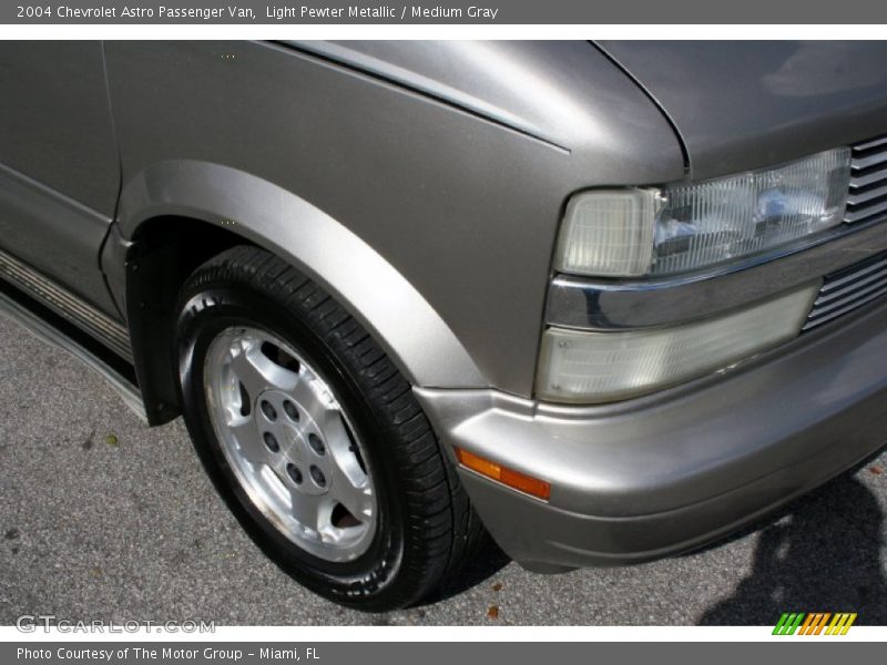 Light Pewter Metallic / Medium Gray 2004 Chevrolet Astro Passenger Van