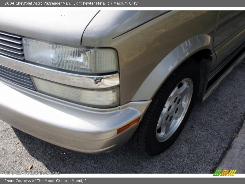 Light Pewter Metallic / Medium Gray 2004 Chevrolet Astro Passenger Van