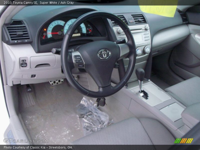 Super White / Ash Gray 2010 Toyota Camry SE