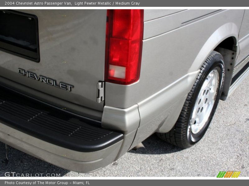 Light Pewter Metallic / Medium Gray 2004 Chevrolet Astro Passenger Van