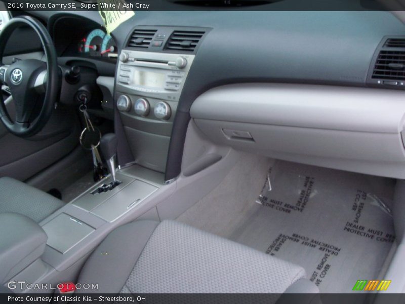 Super White / Ash Gray 2010 Toyota Camry SE