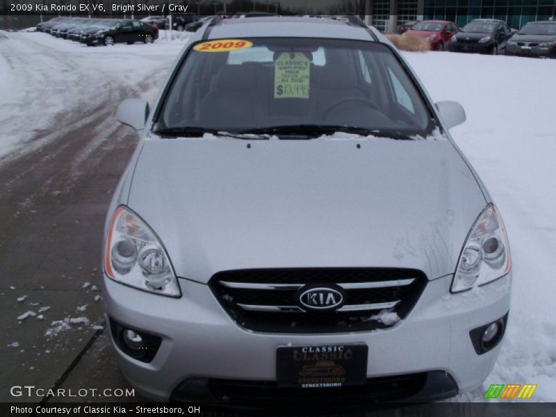 Bright Silver / Gray 2009 Kia Rondo EX V6