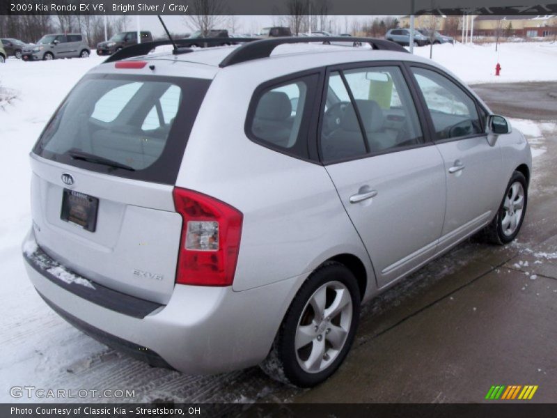Bright Silver / Gray 2009 Kia Rondo EX V6
