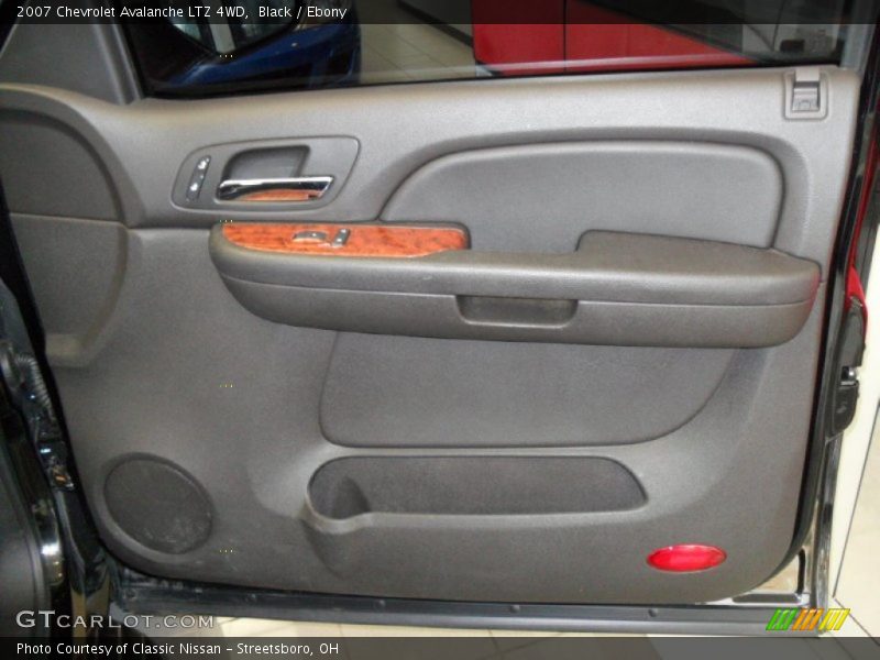 Black / Ebony 2007 Chevrolet Avalanche LTZ 4WD