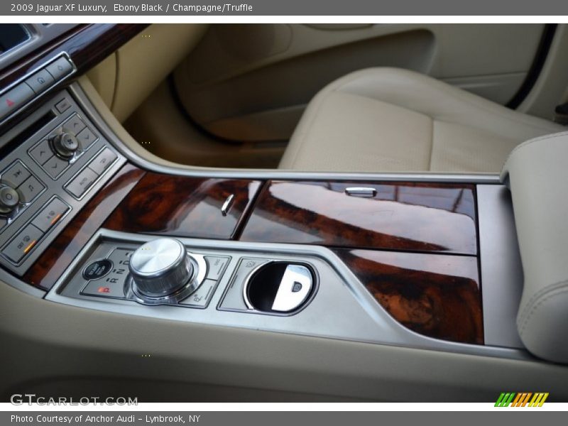 Ebony Black / Champagne/Truffle 2009 Jaguar XF Luxury