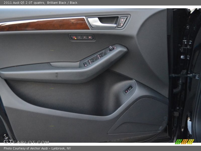 Brilliant Black / Black 2011 Audi Q5 2.0T quattro