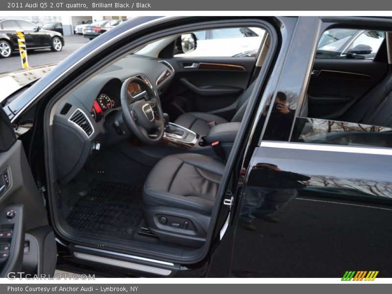 Brilliant Black / Black 2011 Audi Q5 2.0T quattro