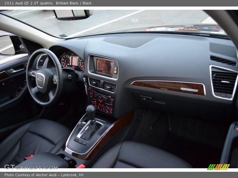 Brilliant Black / Black 2011 Audi Q5 2.0T quattro