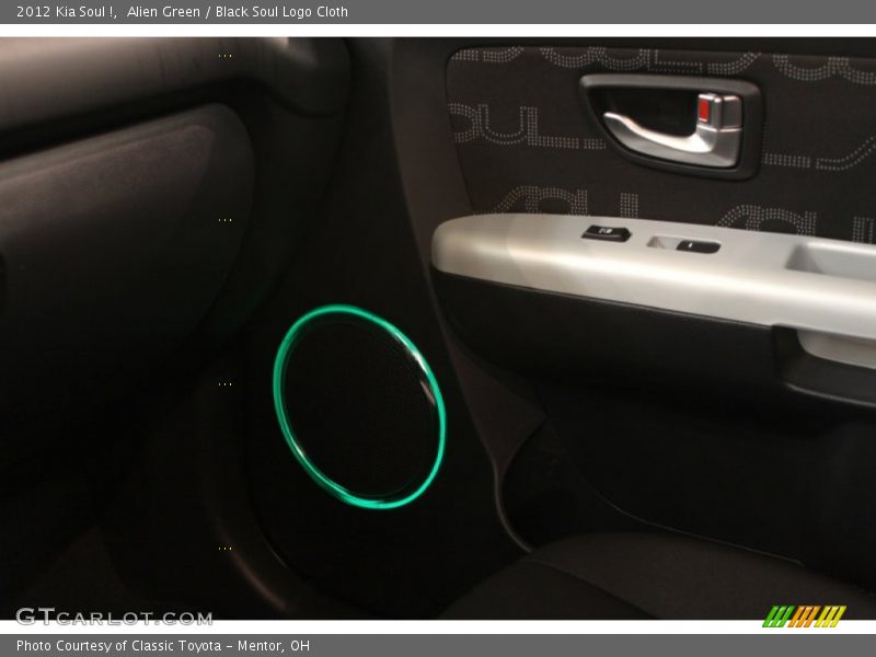 Alien Green / Black Soul Logo Cloth 2012 Kia Soul !