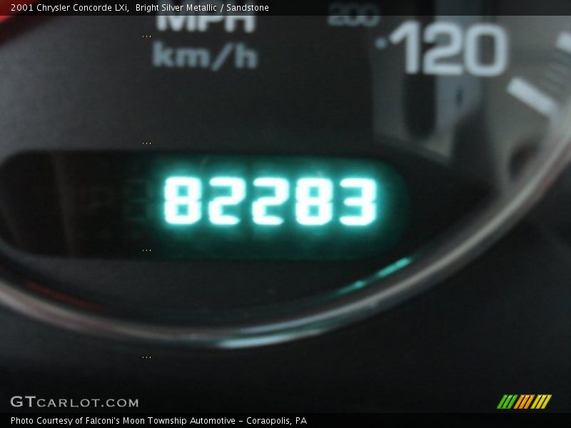 Bright Silver Metallic / Sandstone 2001 Chrysler Concorde LXi
