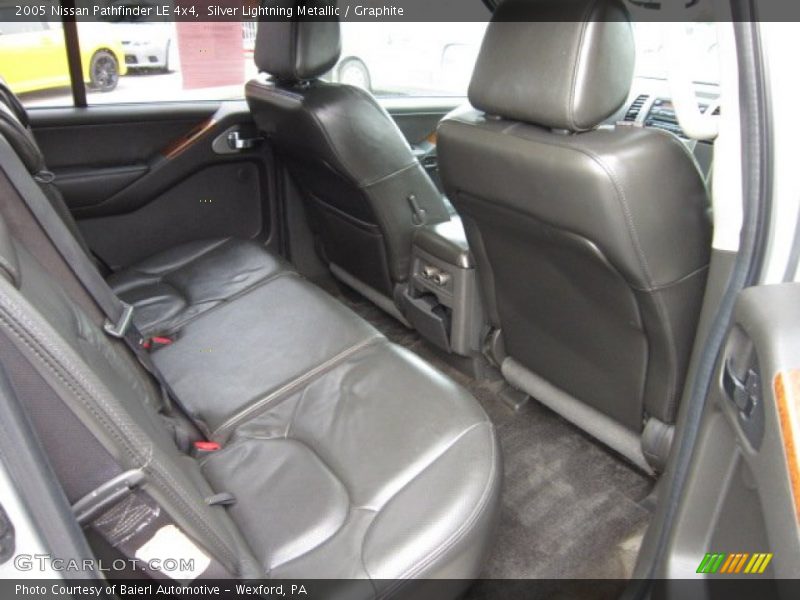 Silver Lightning Metallic / Graphite 2005 Nissan Pathfinder LE 4x4
