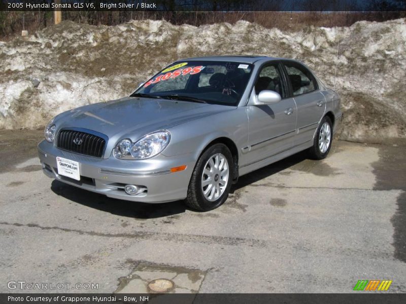 Bright Silver / Black 2005 Hyundai Sonata GLS V6
