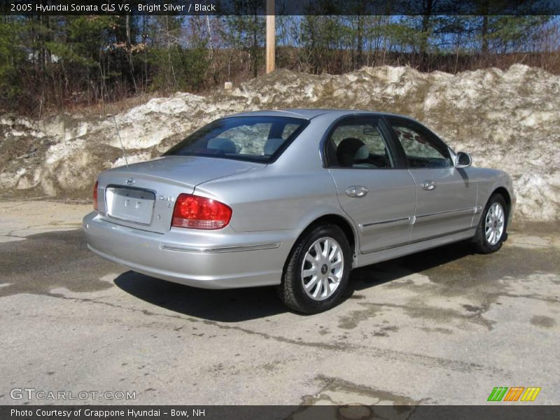 Bright Silver / Black 2005 Hyundai Sonata GLS V6