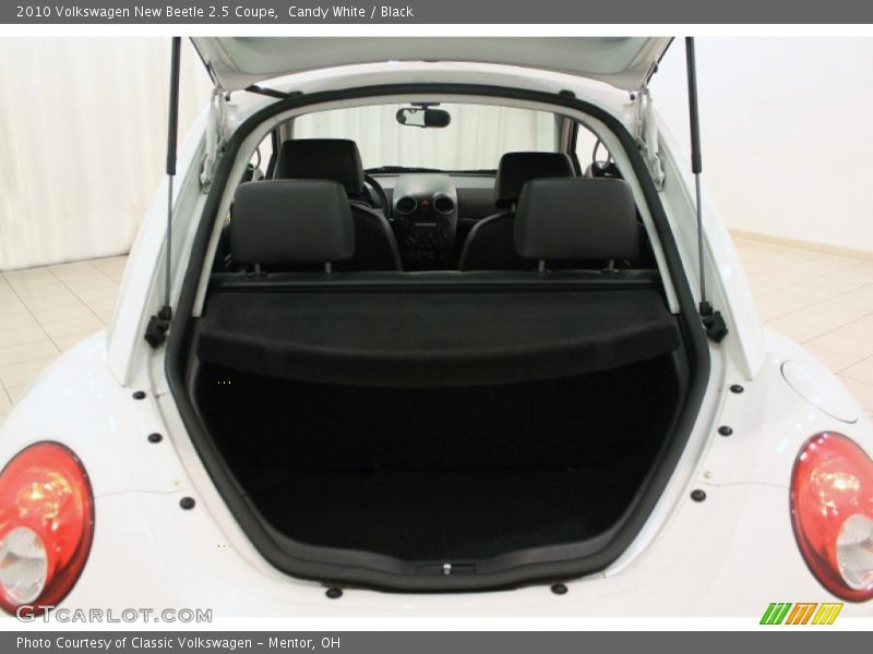 Candy White / Black 2010 Volkswagen New Beetle 2.5 Coupe
