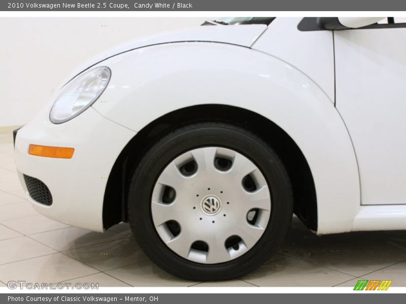 Candy White / Black 2010 Volkswagen New Beetle 2.5 Coupe