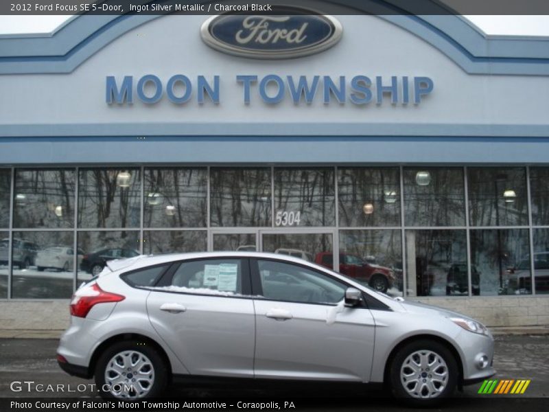 Ingot Silver Metallic / Charcoal Black 2012 Ford Focus SE 5-Door