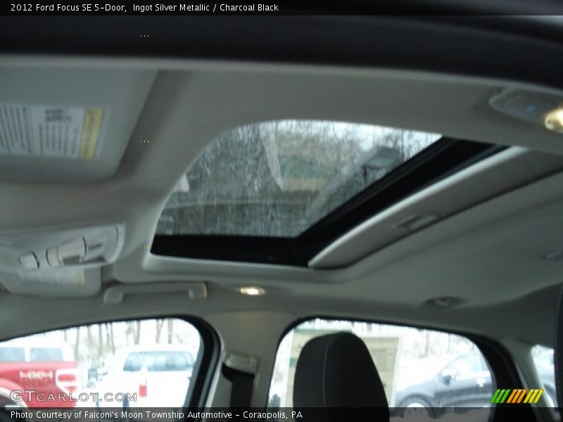 Ingot Silver Metallic / Charcoal Black 2012 Ford Focus SE 5-Door