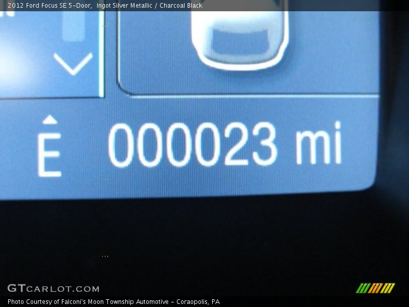 Ingot Silver Metallic / Charcoal Black 2012 Ford Focus SE 5-Door