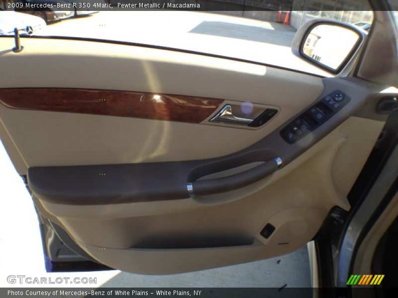 Pewter Metallic / Macadamia 2009 Mercedes-Benz R 350 4Matic