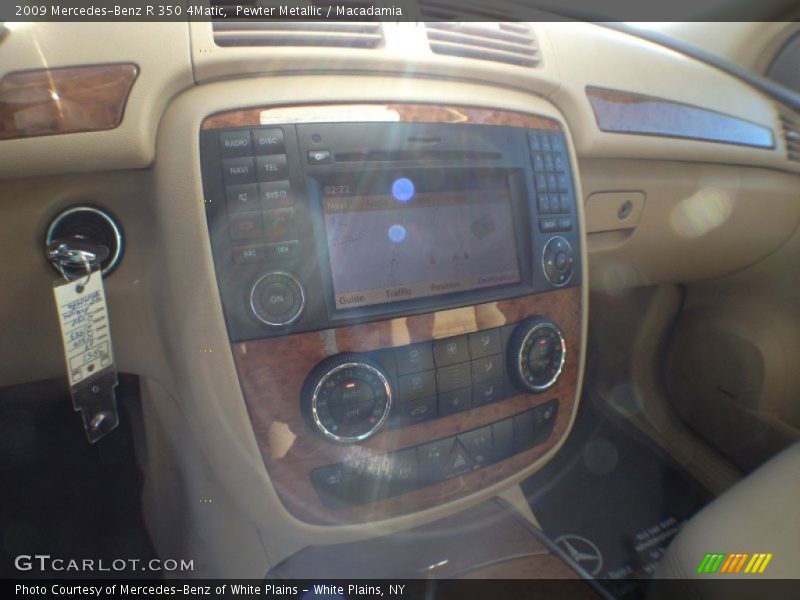 Pewter Metallic / Macadamia 2009 Mercedes-Benz R 350 4Matic