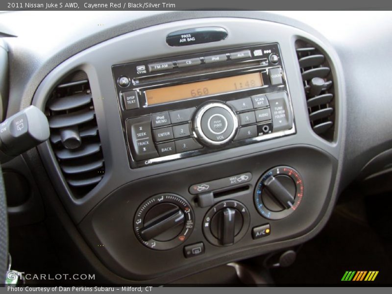 Controls of 2011 Juke S AWD