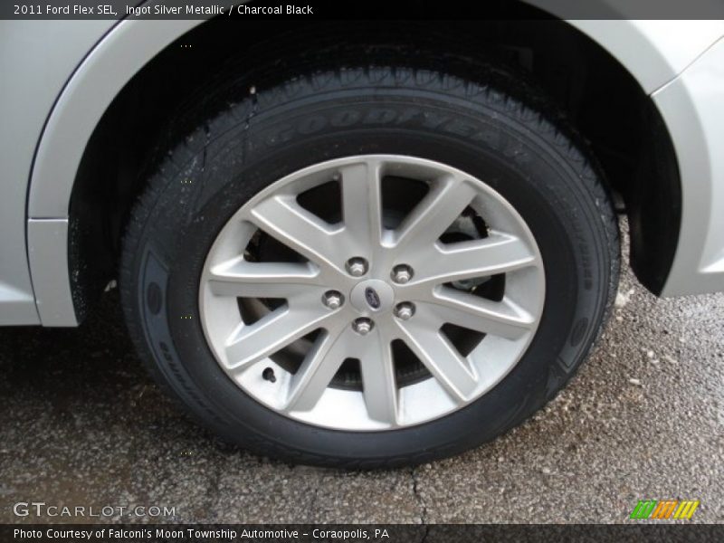 Ingot Silver Metallic / Charcoal Black 2011 Ford Flex SEL