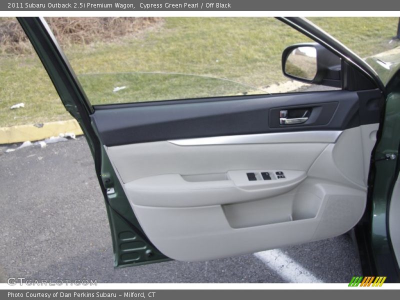 Cypress Green Pearl / Off Black 2011 Subaru Outback 2.5i Premium Wagon