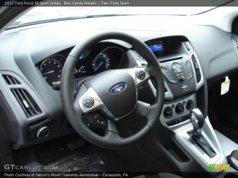 Blue Candy Metallic / Two-Tone Sport 2012 Ford Focus SE Sport Sedan