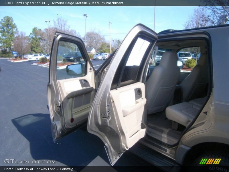 Arizona Beige Metallic / Medium Parchment 2003 Ford Expedition XLT