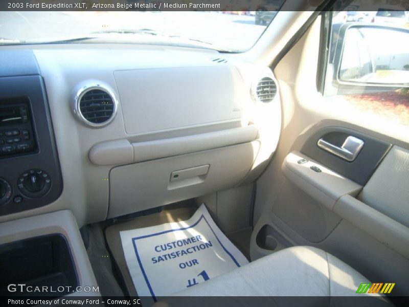 Arizona Beige Metallic / Medium Parchment 2003 Ford Expedition XLT