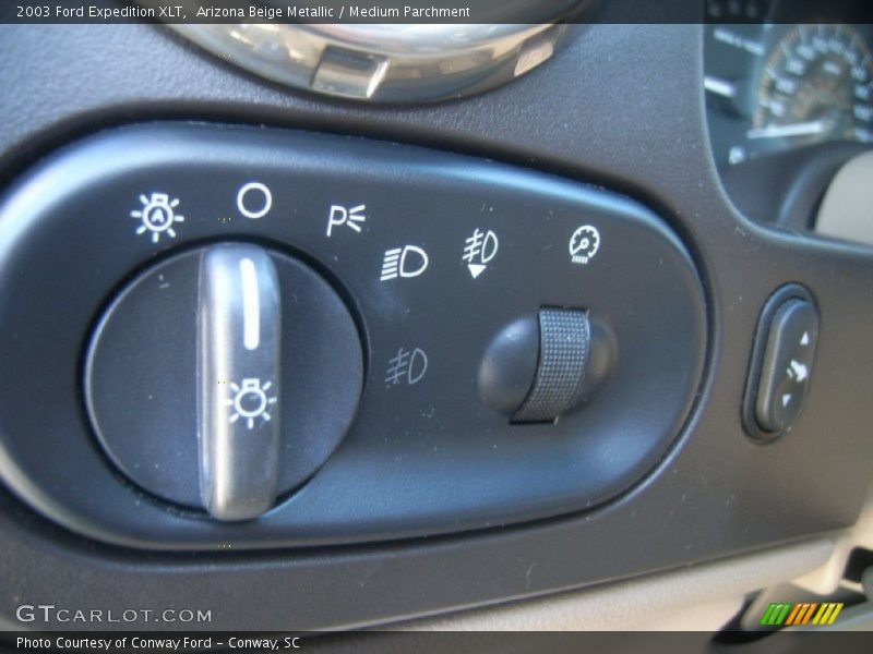 Arizona Beige Metallic / Medium Parchment 2003 Ford Expedition XLT