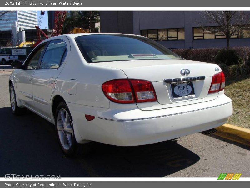 Ivory Pearl White / Beige 2003 Infiniti I 35