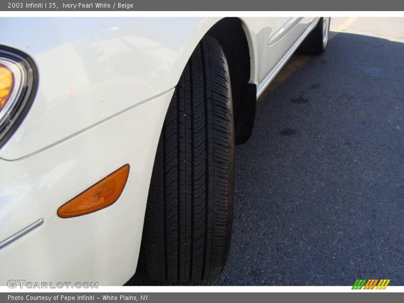 Ivory Pearl White / Beige 2003 Infiniti I 35