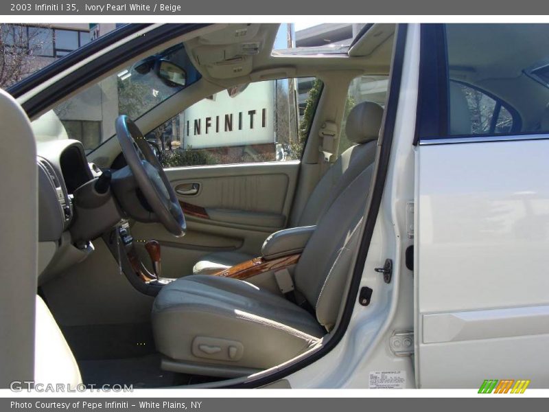 Ivory Pearl White / Beige 2003 Infiniti I 35