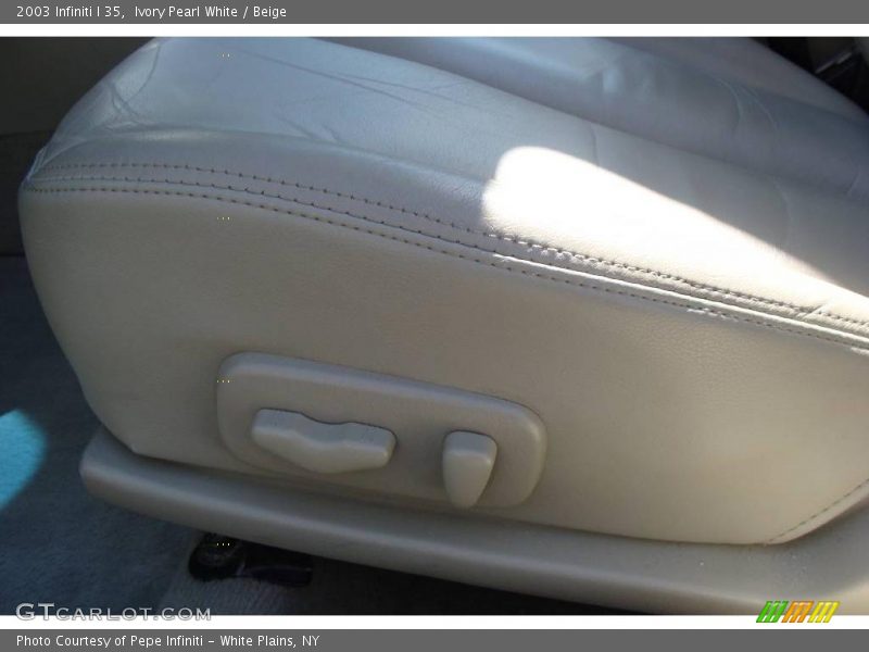 Ivory Pearl White / Beige 2003 Infiniti I 35