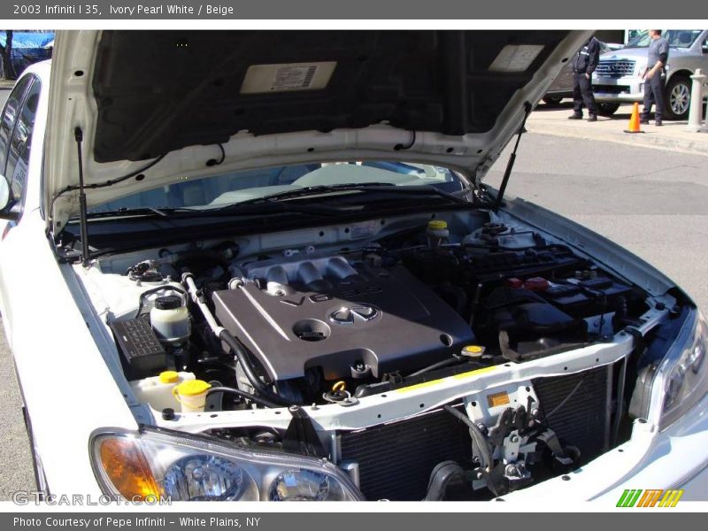 Ivory Pearl White / Beige 2003 Infiniti I 35