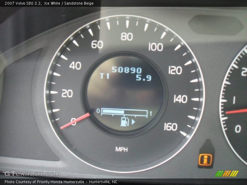 Ice White / Sandstone Beige 2007 Volvo S80 3.2