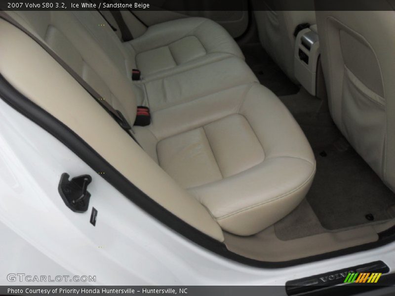 Ice White / Sandstone Beige 2007 Volvo S80 3.2