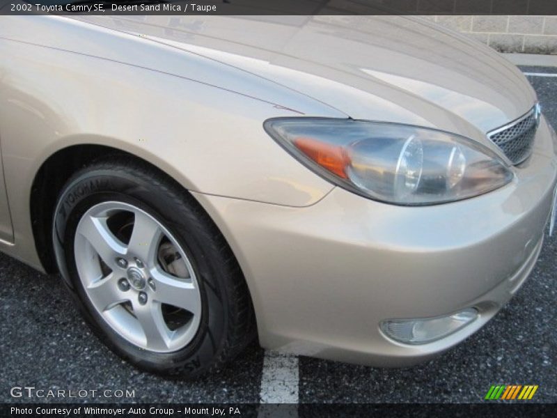 Desert Sand Mica / Taupe 2002 Toyota Camry SE