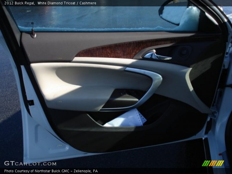 White Diamond Tricoat / Cashmere 2012 Buick Regal