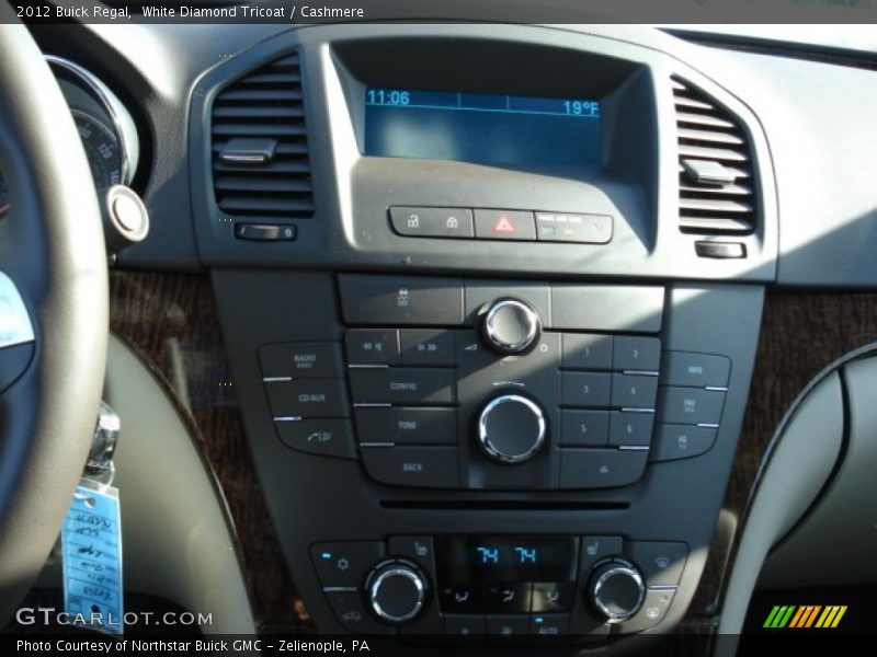 White Diamond Tricoat / Cashmere 2012 Buick Regal