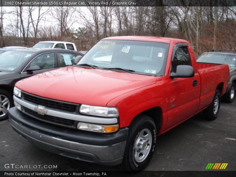 Victory Red / Graphite Gray 2002 Chevrolet Silverado 1500 LS Regular Cab